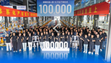从中国智造到全球信赖:越疆机器人第十万台成功下线,夯实全球领导地位