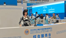 中国人形机器人亮相上合组织峰会