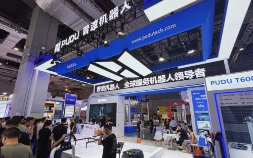 普渡机器人闪耀工博会，「配送+清洁」工业全栈具身智能产品矩阵重磅亮相