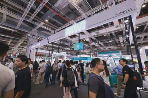 埃斯顿携全新机器人新品、行业解决方案、AI+数字化技术闪耀工博会！
