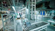 宁德时代产线启用机器人打工 