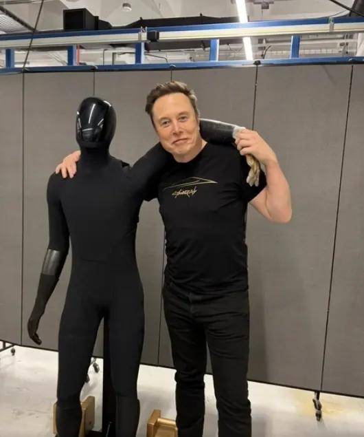 特斯拉Optimus“穿上衣服”背后：TPU的新蓝海？这些公司已拿到门票