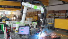 长广溪智造亮相2025中国机器人行业年度评选 