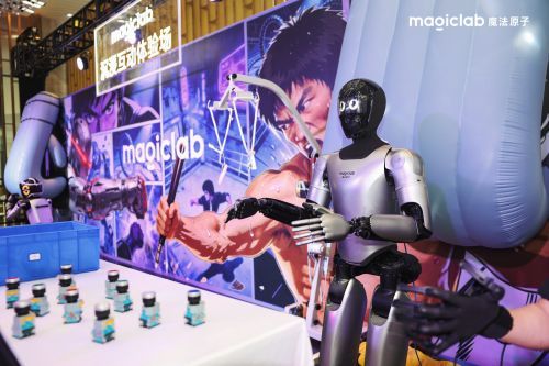 机器人首登春晚，魔法原子谈行业痛点：高训练成本难转嫁客户