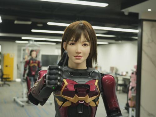 数字华夏深度解析：人形机器人下半场竞争聚焦交互与场景智能