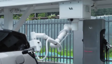 剑指全球前三 千亿车企布局人形机器人 