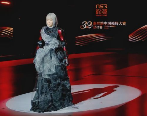 T台首次亮相机械超模 全球首场机器人模特大赛开启
