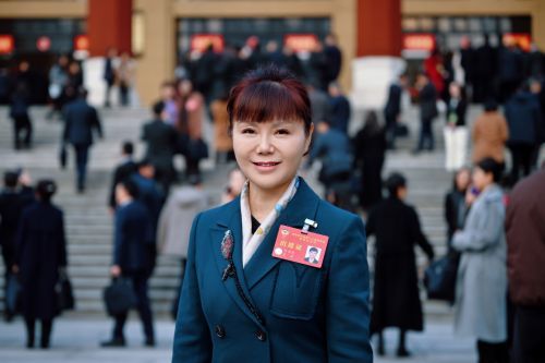 四川政协委员李佳蔚建议加快具身智能养老应用发展 引爆银发经济新机遇