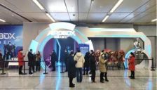 硅基伙伴迎新春 杭州机器人梦工厂成春节热门打卡地 