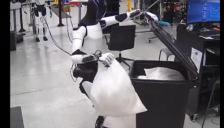 马斯克称特斯拉人形机器人可独立建立文明于宜居星球 