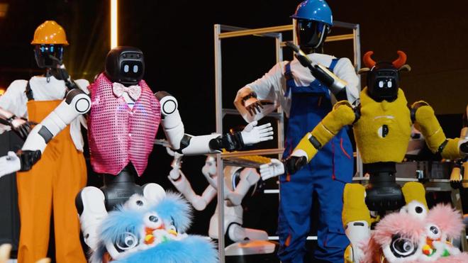 春节机器人租赁需求激增 一台月收益超2.5万元 从业者称半年可回本