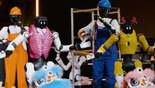 春节机器人租赁需求激增 一台月收益超2.5万元 从业者称半年可回本