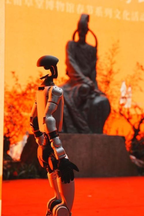 潮流科技亮相春晚，机器人表演点亮蓉城新春