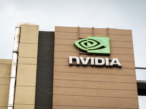 英伟达季度营收破纪录 黄仁勋称AI迎拐点