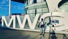 智元机器人亮相MWC 2026 接待西班牙国王展现中国科技实力