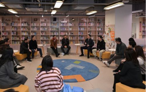 阿里核心管理层齐聚 开启AI发展新篇章