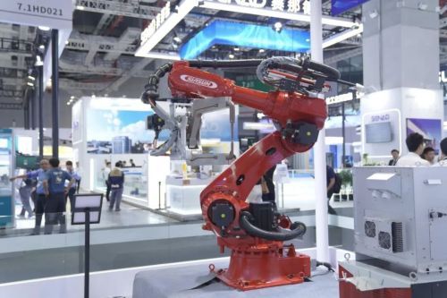 【新松】参加"维科杯&middot;OFweek 2025中国机器人行业年度评选"