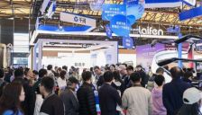 国产AI眼镜亮相AWE 中国厂商全球份额将达45%