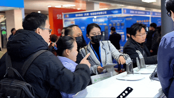 火力全开AI Show 2026！月泉仿生应手Y-Hand M2重磅发布，斩获示范应用创新奖！