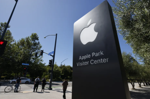 苹果重金挽留iPhone设计师 对抗AI巨头挖角