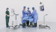 国产手术机器人获欧盟顶级认证 深圳制造展现硬实力 