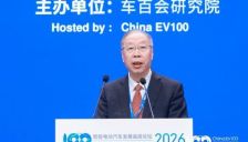 李斌直言“新车难火一年”，欧阳明高定调体系战，新能源汽车下半场竞争逻辑生变 